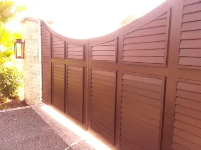 003b_custom_louver_driveway_gate