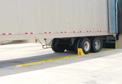 SERCO-3335_PROD_640x440_RESTRAINT_WHEEL_CHOCK_UNIV_WVIG_001_10011