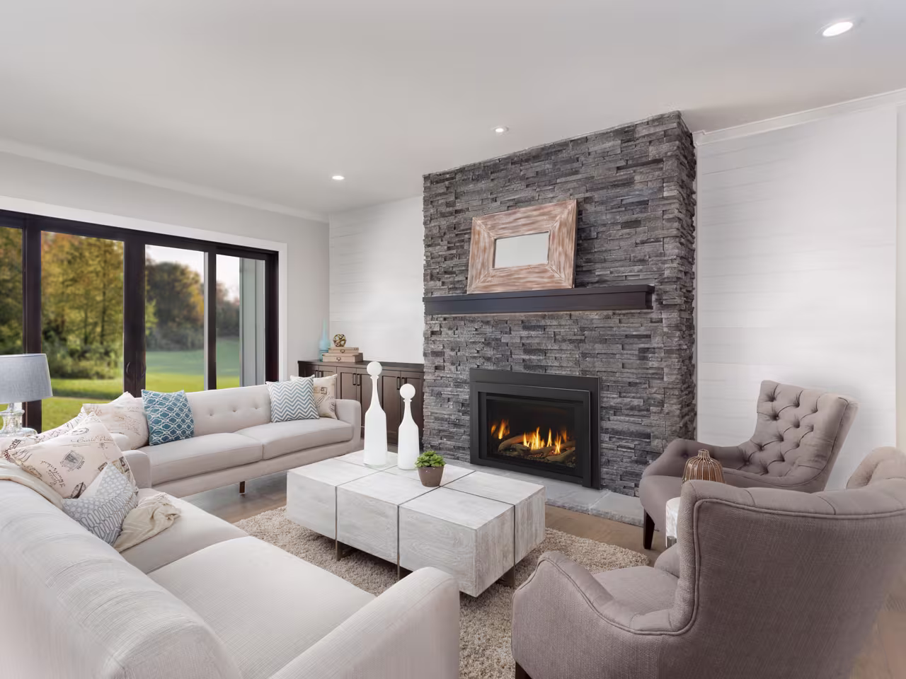 MAJ_Ruby30-Contemp_CleanScreenBK_BlackGlassInt_DriftwoodLogs_O-n-DMedia-tif